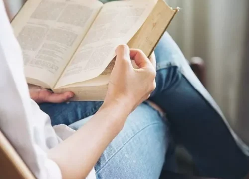 Mengapa Minat Baca di Indonesia Rendah? Temukan Solusinya di Sini!