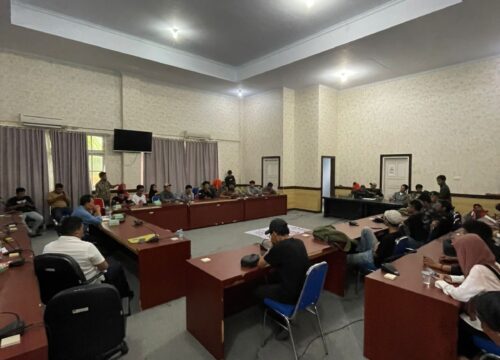 Didesak Segera Proses Dugaan Selingkuh Aleg Fraksi Gerindra, DPRD Banggai Akan Di Kepung