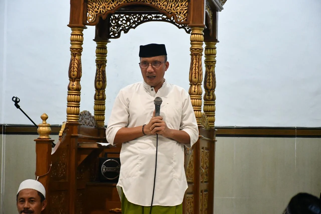 Safari Ramadhan di Paguyaman Wabup Tutup Hiburan Malam dan Salurkan Bantuan Dhuafa