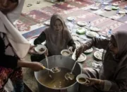 Lebaran Rasa Nusantara: 10+ Tradisi Idul Fitri Paling Unik Se-Indonesia! Ada dari Kotamu?
