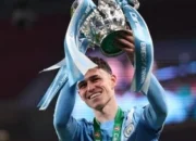 MIRIS! Wayne Rooney ‘Sentil Pedas’ Guardiola: Masa Depan Foden di City Terancam?