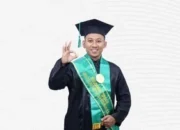 Dari Sajadah ke Panggung Wisuda: Kisah Nazih, Marbot Masjid Raih Gelar Magister Terbaik!