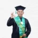 Dari Sajadah ke Panggung Wisuda: Kisah Nazih, Marbot Masjid Raih Gelar Magister Terbaik!