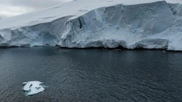Kejutan Antarktika! Es Laut Diprediksi Pulih di 2026: Kabar Baik atau Jebakan Iklim?