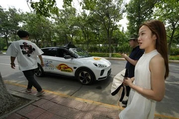 HOROR! Ratusan Robotaxi Tiba-tiba Lumpuh di Wuhan, Jalanan Kacau Balau!