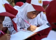 Ortu Wajib Tahu! 3 Tahap Menulis Tangan Anak SD yang Benar, Dijamin Tulisan Rapi & Cepat!